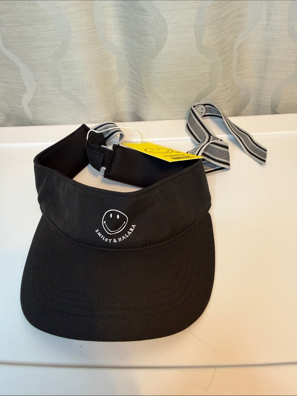 NWT Halara x Smiley Black Visor Hat Striped Tie